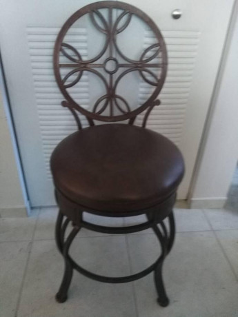 rod-iron-cushioned-rotating-barstool-big-0
