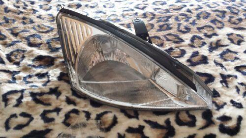 2004-focus-halogen-hedlight-rh-fits-ford-focus-2004-big-0