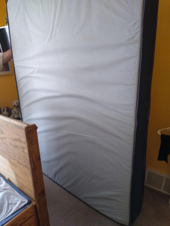 queen-sleepys-mattress-big-0