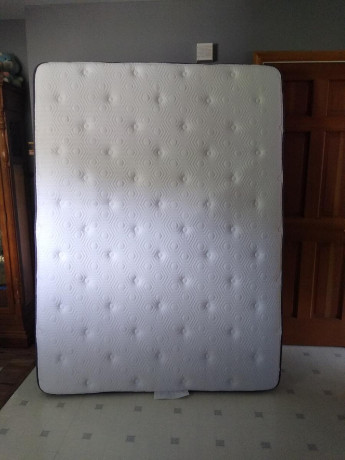 queen-sleepys-mattress-big-2