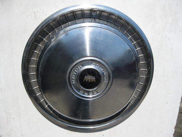 1972-76-ford-truck-hubcaps-big-0