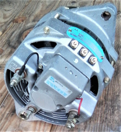 truck-alternator-130-amps-12-vdc-big-1