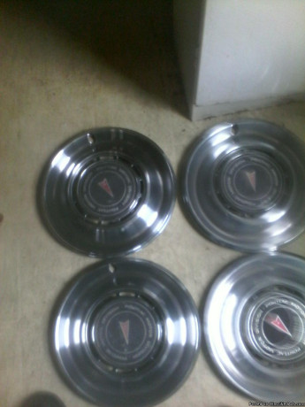 hubcaps-pontiac-big-0