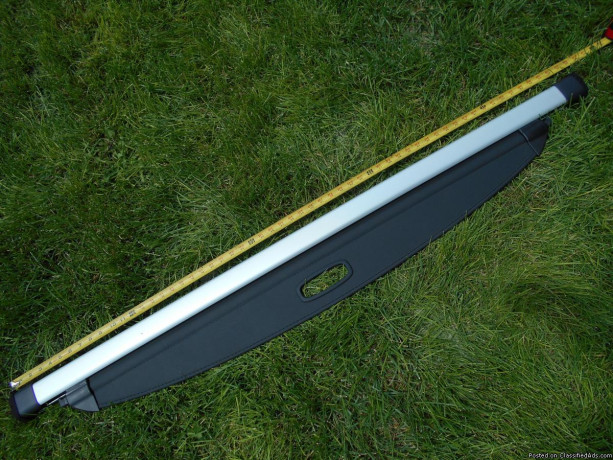 retractable-suv-rear-trunk-cargo-cover-shield-big-4