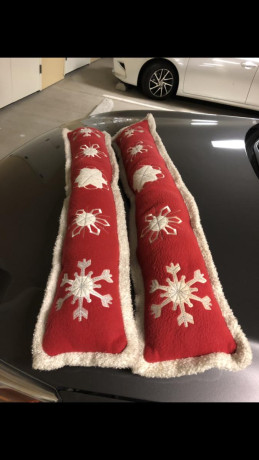 christmas-cushions-each-big-4