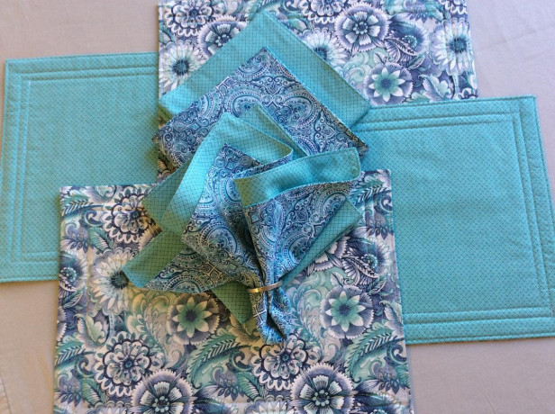 lovely-handmade-placemat-napkin-set-big-0
