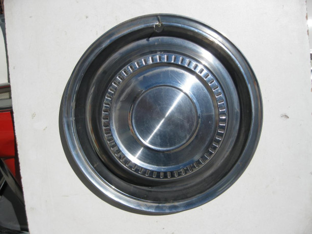 1970s-ihc-scout-hubcaps-big-1