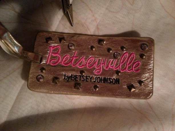 betsey-johnson-diamond-girl-marilyn-monroe-wink-weekender-bag-fuchsia-big-0