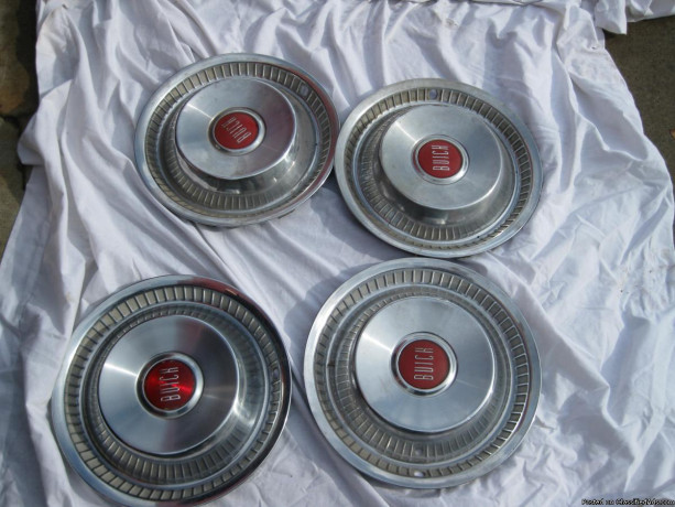1956-buick-hubcaps-big-0