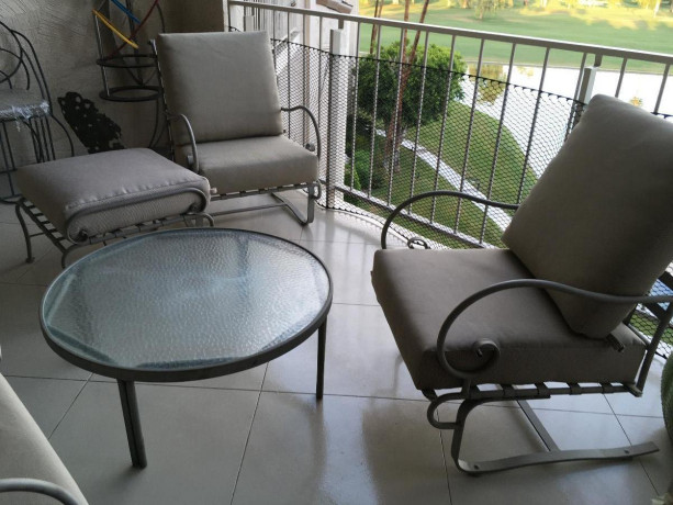 round-glass-table-big-0