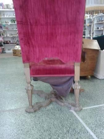 rare-vintage-red-velvet-throne-chair-big-0