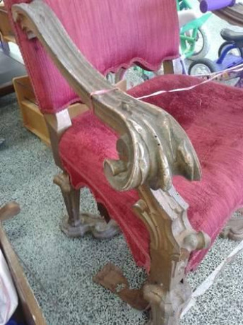 rare-vintage-red-velvet-throne-chair-big-2