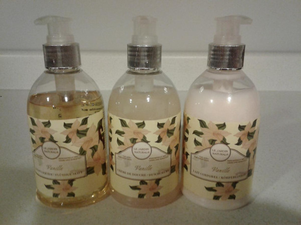 le-jardin-vanilla-soap-lotion-gift-set-new-big-1