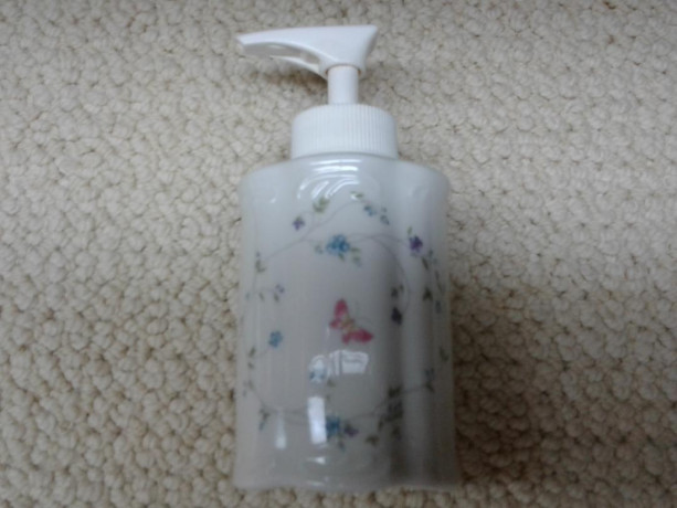 ceramic-soap-dish-lotion-despenser-set-big-0